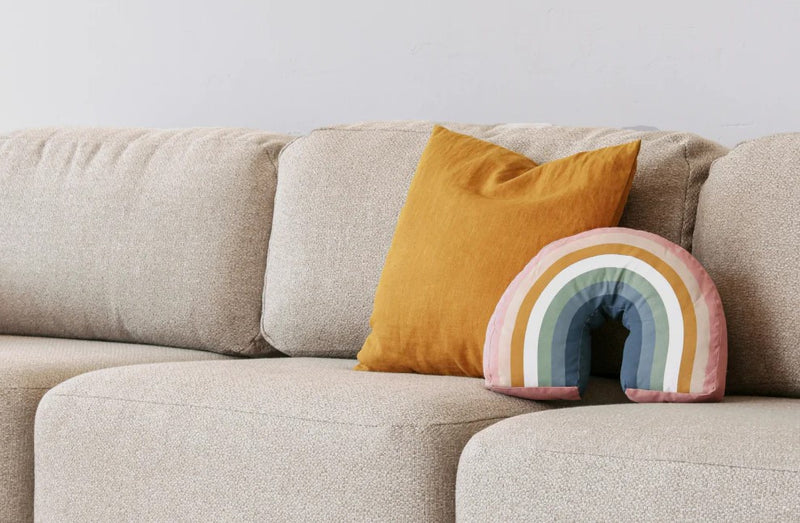 ¿Cómo combinar sofás de distinto color?